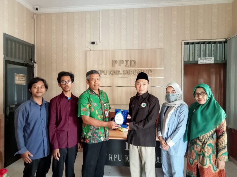 Mahasiswa Prodi Hukum Sukseskan Verfak KPU Sidoarjo